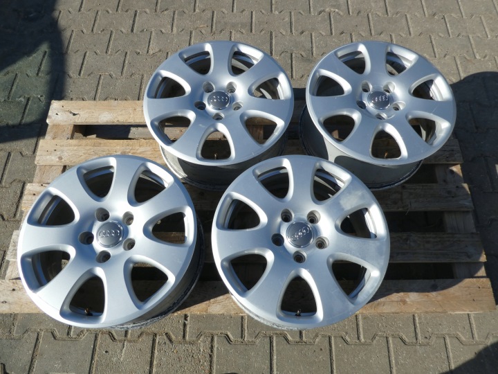 4X ALU DISKY ORIGINÁL AUDI 4L0601025E