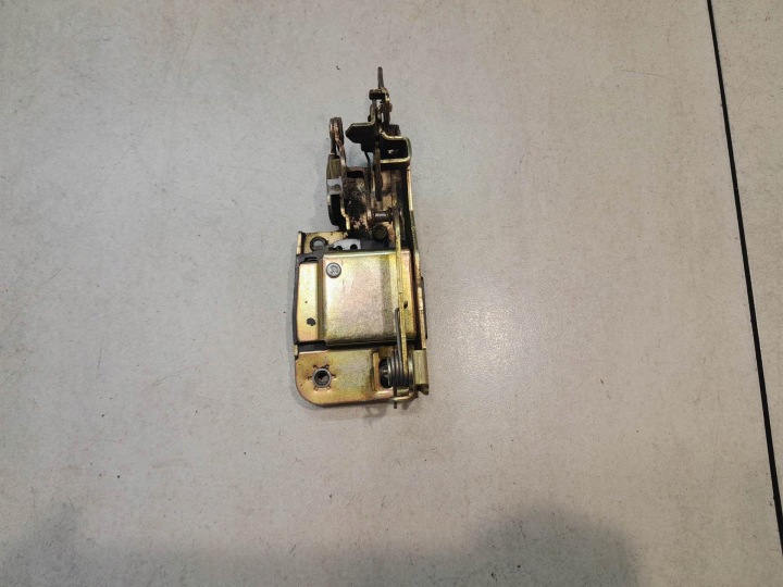 de la Serrure DO Portière Droite Avant VW T4 1.9 TD 701837016