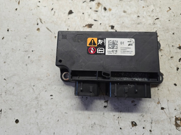 OPEL MOKKA X SENSOR modul Bedienteil airbag 13524218 DT