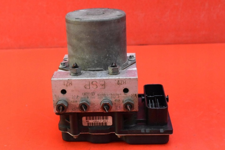 Pompa ABS 8R0614517R AUDI Q5 8R 2.0 TFSI 211 KM QUATTRO 08-12