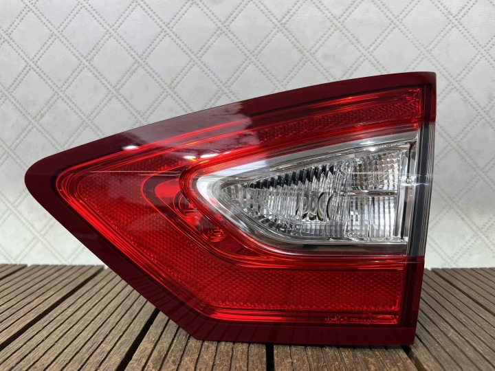 FORD MONDEO MK5 14-18 berline feu arrière droit du capot DS73-13A602-JF OE