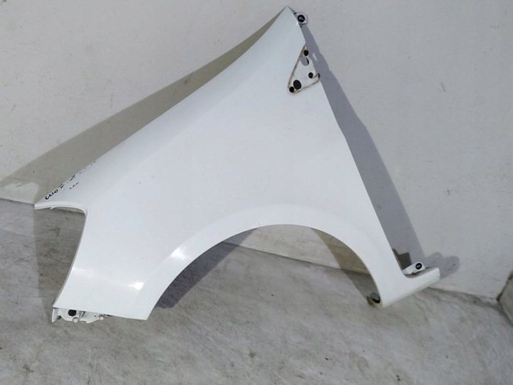 Renault Clio III 3 lift aile gauche (185) OV369