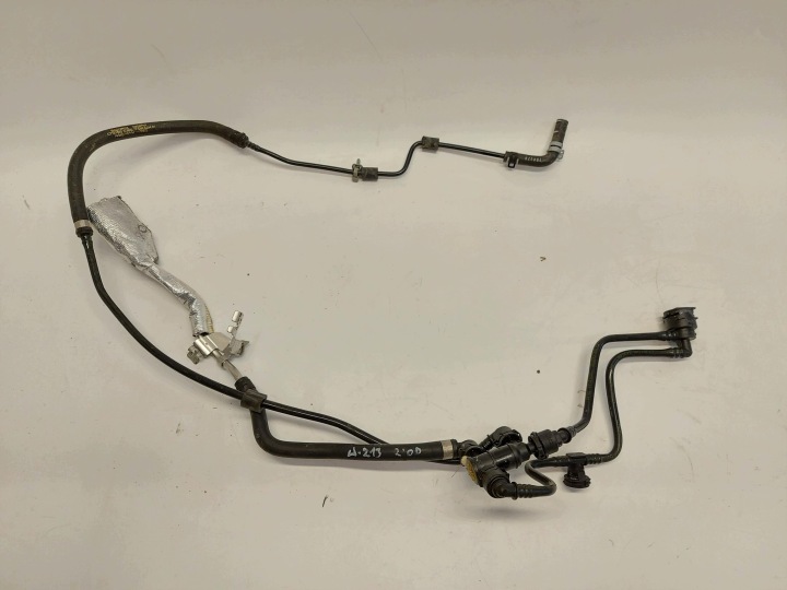 MERCEDES W213 E300de Kombi 2.0 CDI tubazione tubo d’acqua A2135012101