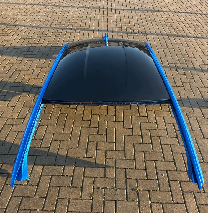 savršeno stanje KPL.krov CARBON BMW G30 F90 lajsne