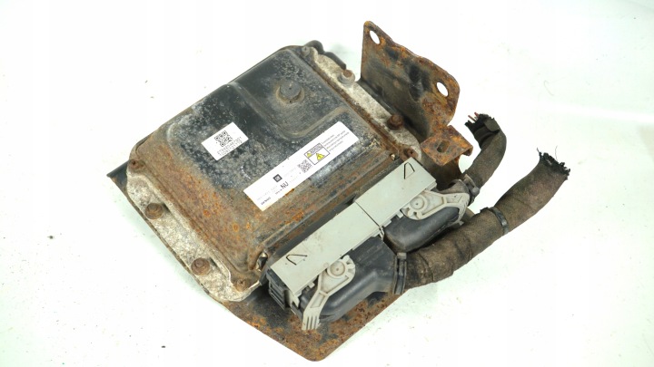 számítógép a motrot OPEL ZAFIRA II B 1.7 CDTI 55572800 NU MB275800-9923