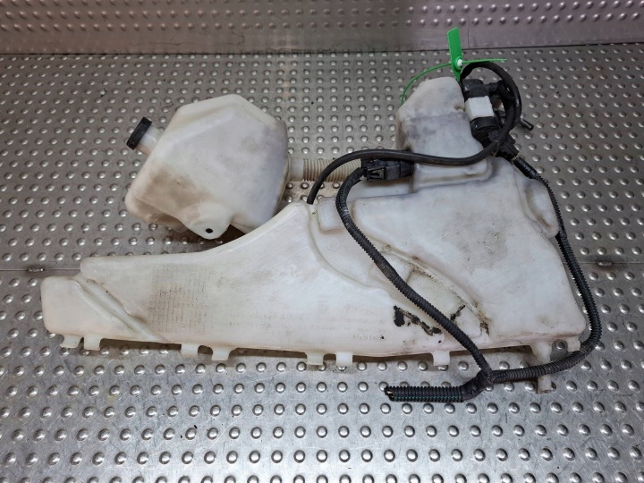 serbatoio LIQUIDO LAVAFARI 30657122 3M51-17618-AG VOLVO C30 V50 C70 II