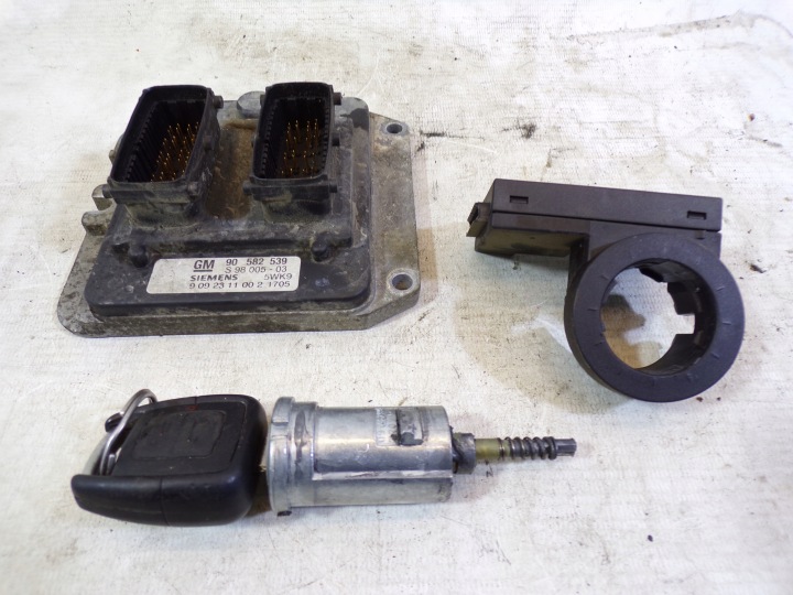 ZESTAW STARTOWY OPEL ZAFIRA A 1.8 90582539