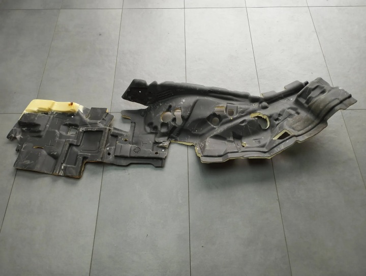 BMW 7 G11 Schalldämmung NADKOLA links heck 7343475