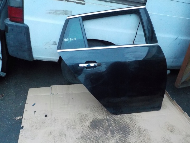 dveře pravý záď opel insignia a kombi 2010r
