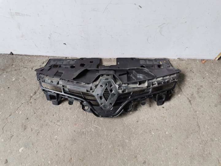 grill grille of a bumper RENAULT CLIO IV 2012-2016 622563184R