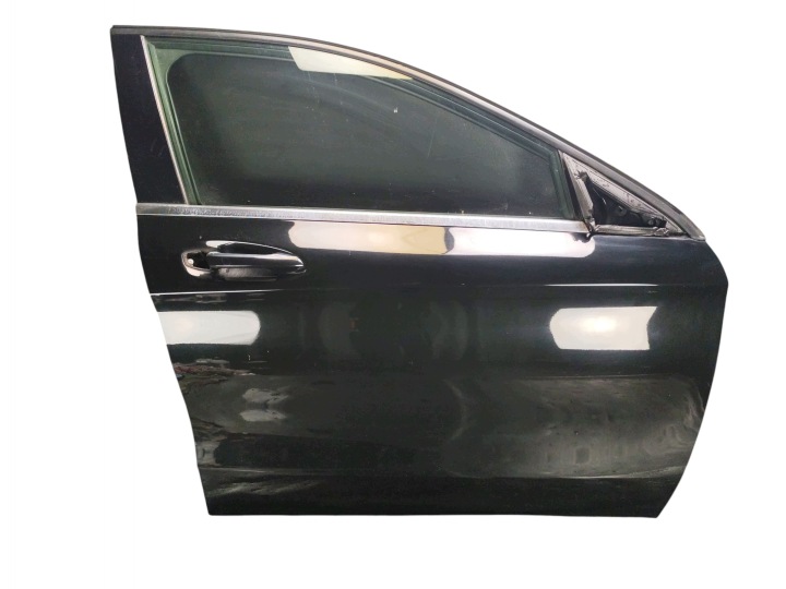 portière droite avant MERCEDES GLA X156 LIFT (2017-2019) code LAKIERU 191