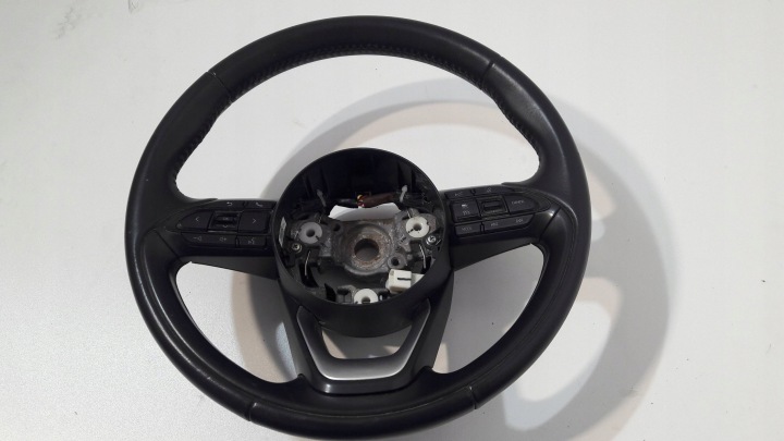 Toyota Yaris IV volant skorzana 2020 - (L81)