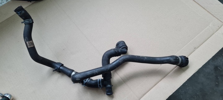 A4 B8 LIFT Conduit pieces tuyaux Tuyau Tuyau flexible d’eau 1.8 TFSI 8K0121036F A5 8T