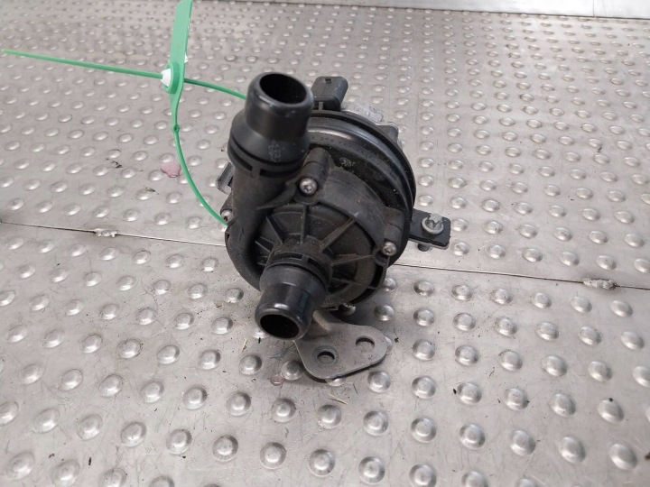 Supplémentaire Pompe eau moteur auxiliaire A0005002686 MERCEDES E-KLASA W213 C238 W205 W253 W156