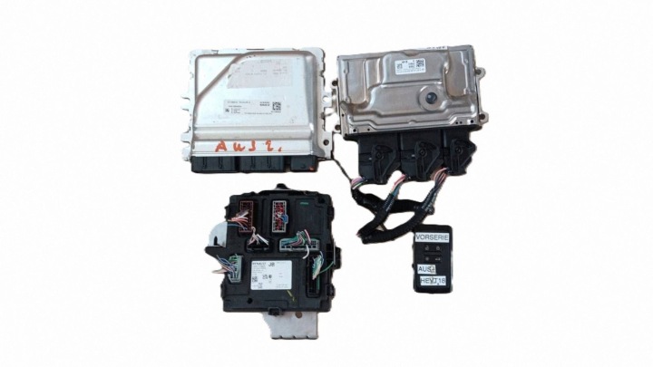 ZESTAW STARTOWY RENAULT AUSTRAL E-TECH STAN wie neu Z AUT POWYSTAWOWYCH