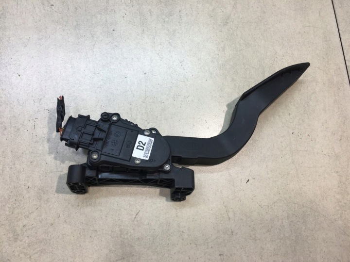 Potenziometro del gas / del liquido KIA CERATO e 327002F200