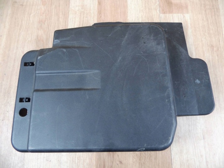 Toyota Prius+ cover cover cover of an amplifier audio 86183-47080