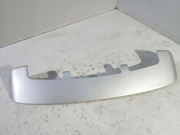 Mitsubishi Space Wagon spoiler lotka kapoty