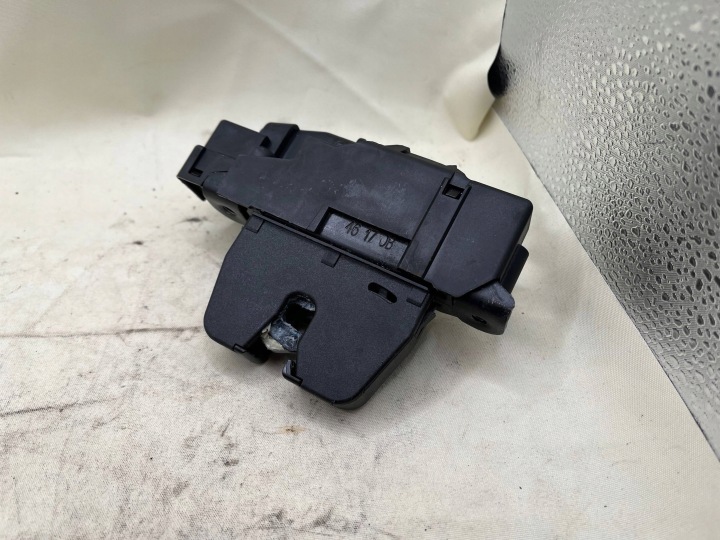 OE zámek zadní kapoty CITROEN C4 PICASSO II PEUGEOT 308 II 9816195380 !J