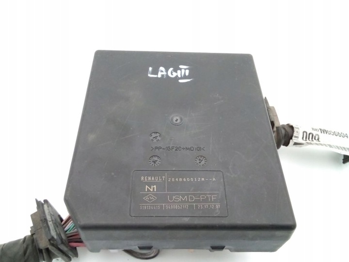 Renault Laguna III 3 module control unit compartment USM 284B60012R--A