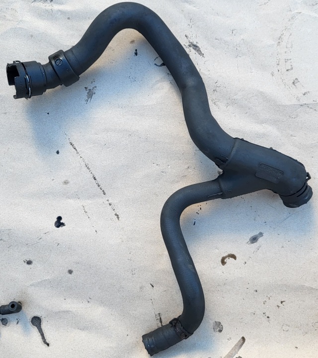 vedení trouba hadice chladiče vody FORD MONDEO MK3 2.0 TDCI 2S71-8286BD