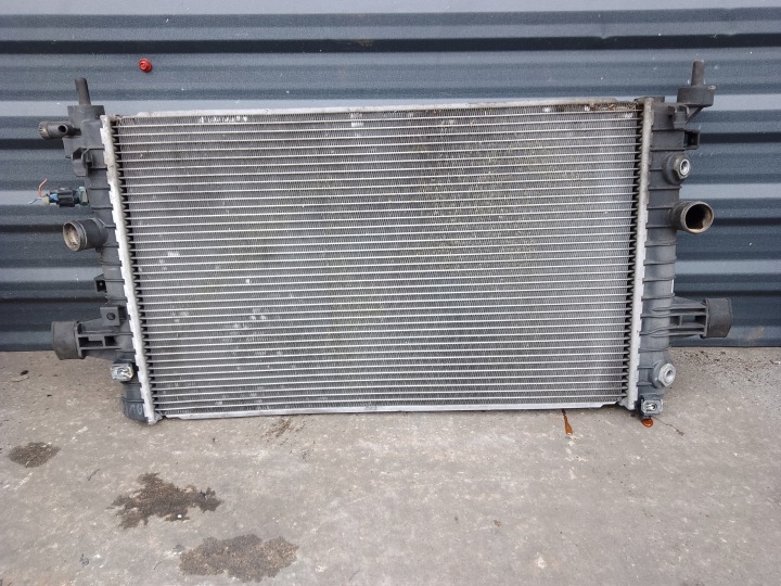 KÜHLER WASSERKÜHLER OPEL ASTRA H III 1.6 1.8 13170111