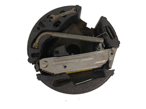 VW GOLF IV AUDI A3 8L insert roues de la roue de secours 8L0011031A clé levier de vitesse