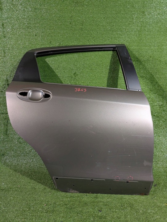 dveře zadní pravé pravý záď TOYOTA YARIS III LIFT NR.3763