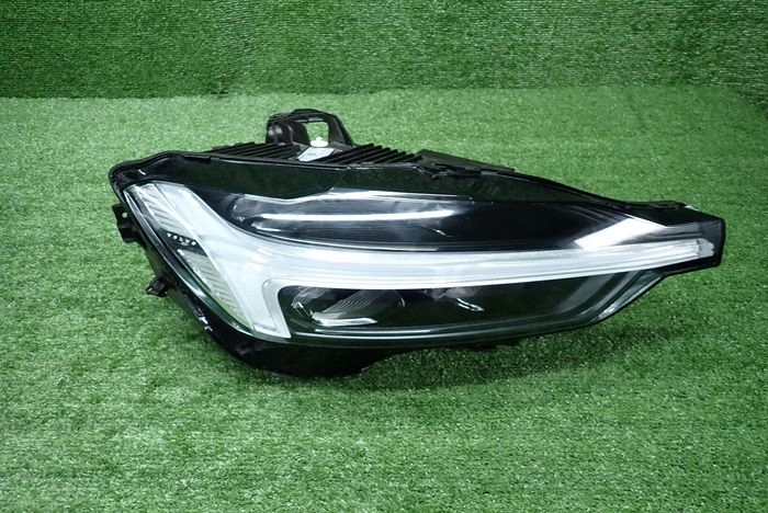 VOLVO XC60 II FULL LED LIFT 20- reflektor Droite Feux phare Droit