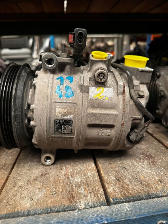 1948. Compresseur Climatisateur air conditionné PORSCHE AUDI 4M0816803F