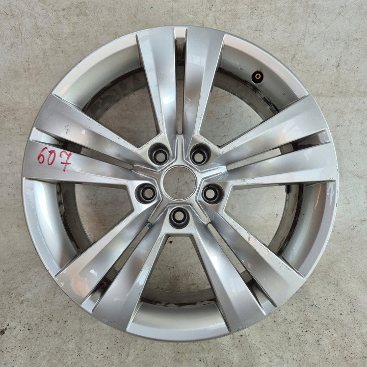 SKODA KAROQ 57A Jante d’aluminium 18" 57A601025M