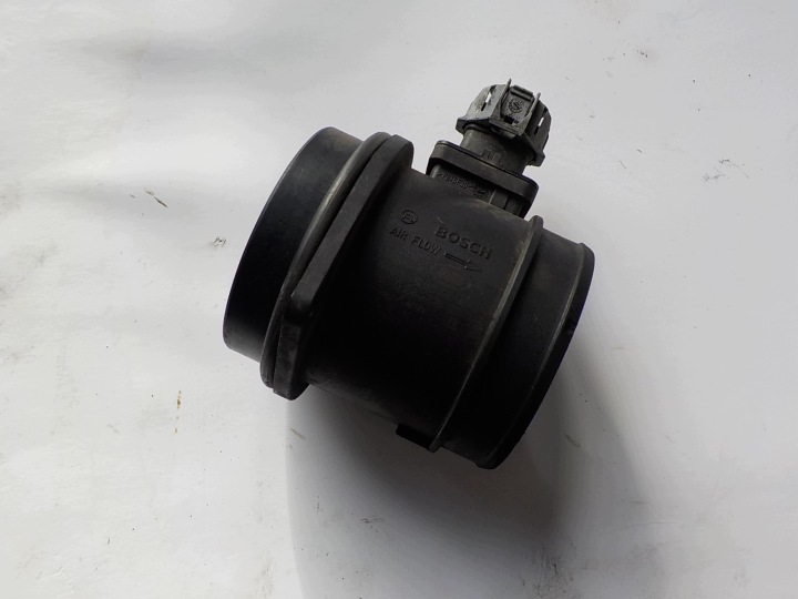JAGUAR XE 2.0 D original luftmassenmesser 0280218307 G4D3-12B579-AA