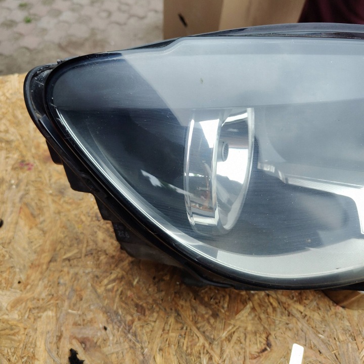 Volkswagen Touran II light front right side 1T1941006G