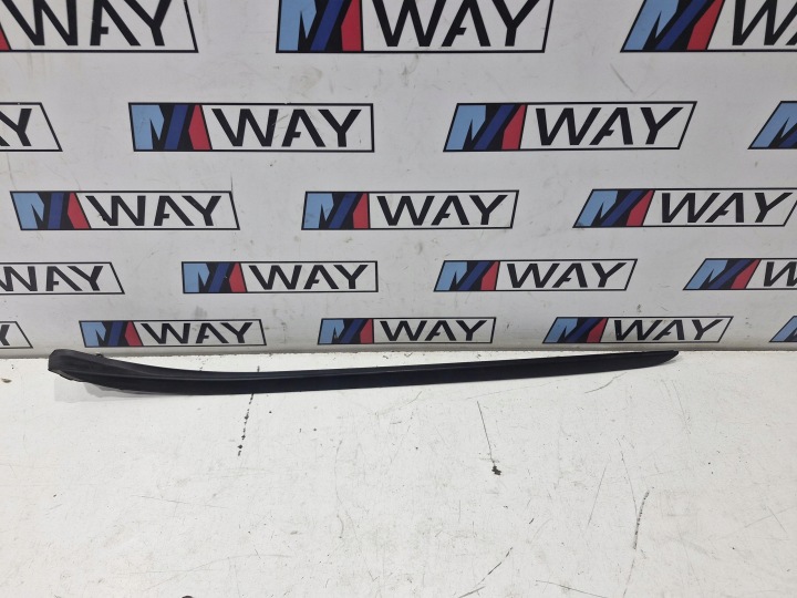 7350609 BMW X1 F48 lijeva lajsna ODPROWADZAJACA prozori stakla CZOLOWEJ