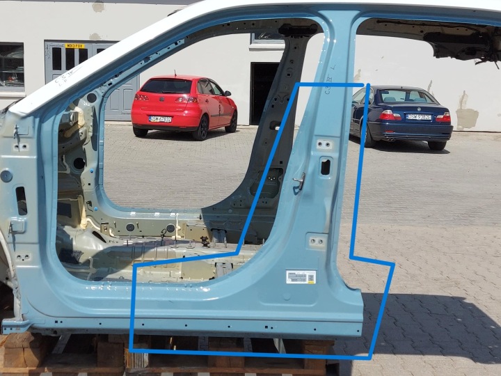 Citroen C3 IV 4 2025 1.2 THP HN09 Garniture moulure montant Moyenne Gauche