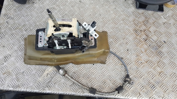 AUDI A8 D3 Schalthebel Schaltkulisse getriebe Gurte Band 4E1713041S
