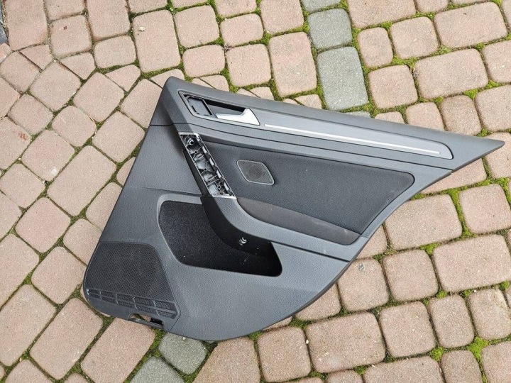 side door rear part rear right welurowy welur Volkswagen Golf VII 5G4868116D
