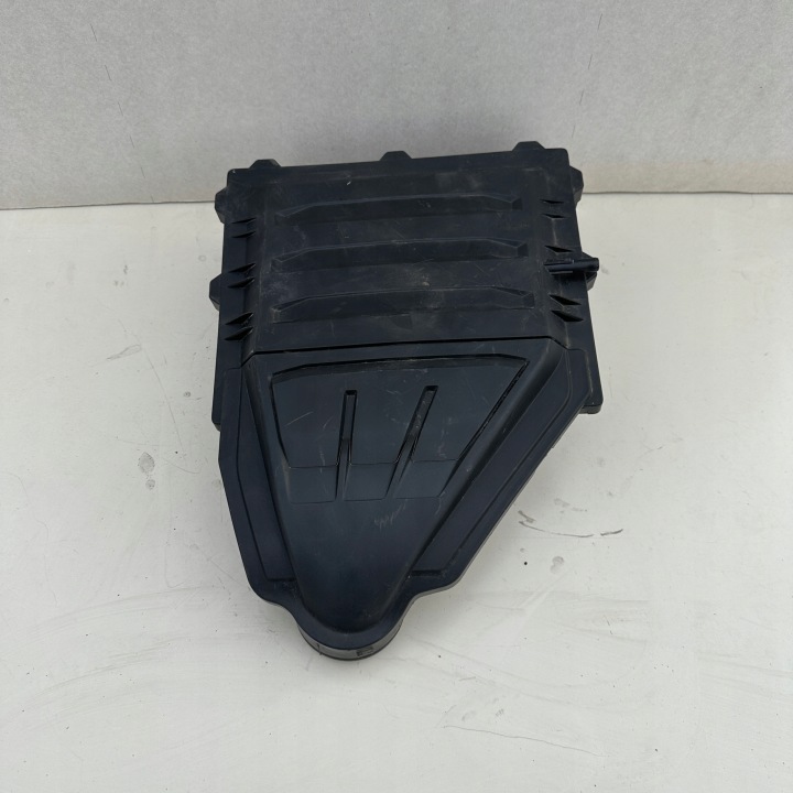 cover of a filter, air VW VOLKSWAGEN AUDI SEAT SKODA 04C129601M