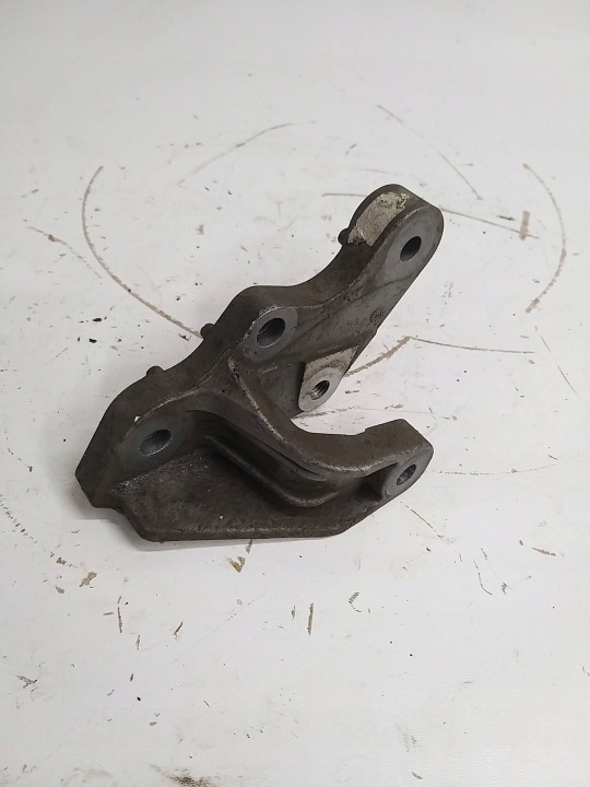 FORD FIESTA MK8 1.0 1.1 Stütze Halter Getriebe H1BG-6P082-AD