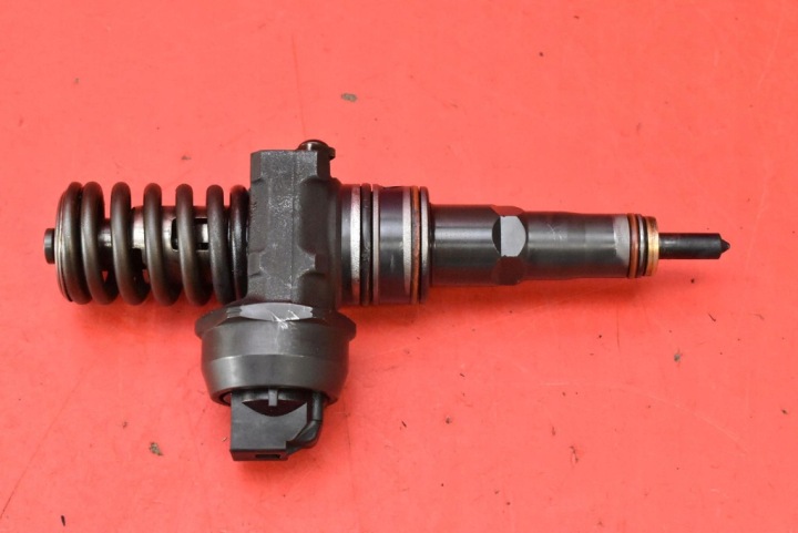 nozzle nozzle 038130073AQ 0414720213 VW GOLF 4 IV 1.9 TDI 101 KM 97-06