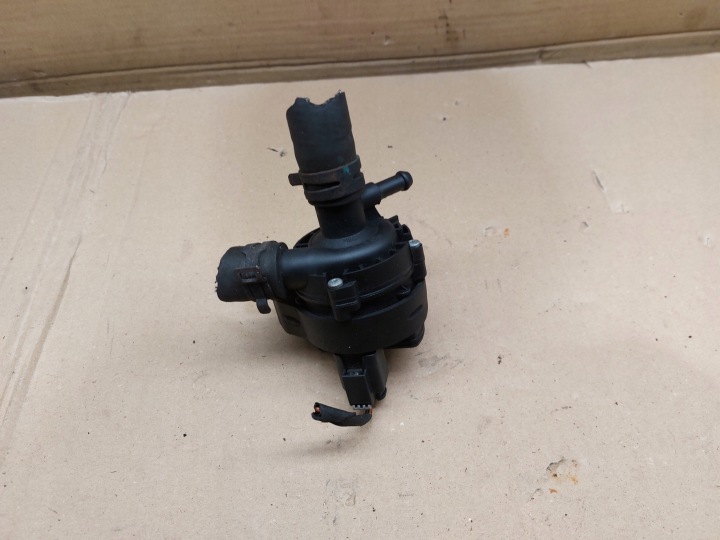 Supplémentaire Pompe Pompe d’eau MERCEDES W 212 E-KLASA 2.2 CDI A2118350028