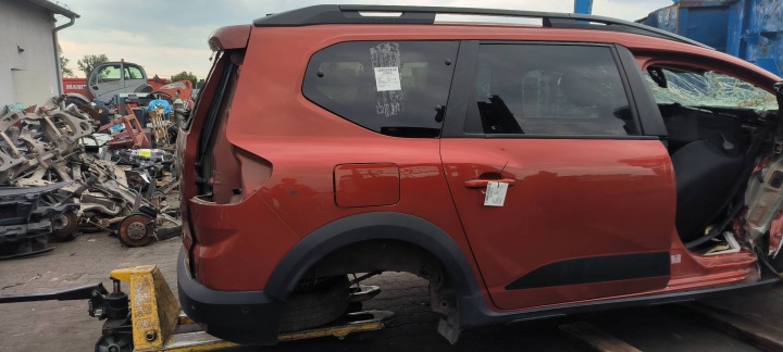 quarter fender right rear part POMARANCZOWA DACIA JOGGER LIFT