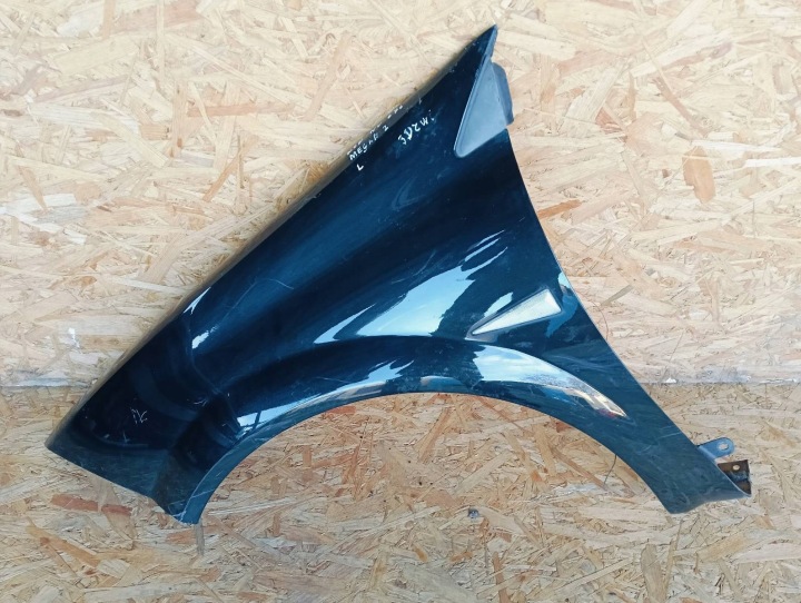 blatník levý přední Renault MEGANE II 04r 8200011076 Lak NV676