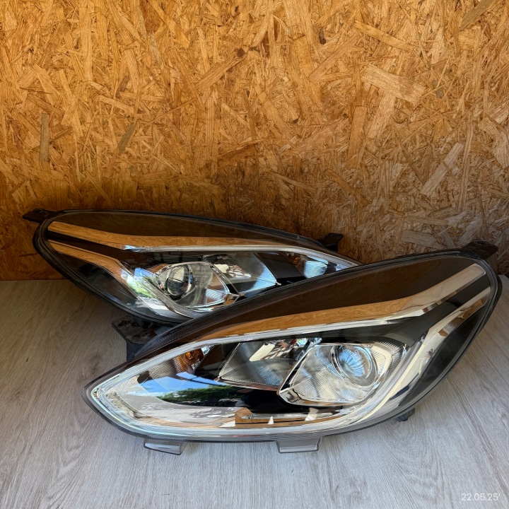 Licht links rechts Leuchte vorne KOMPLET FORD FIESTA MK8 LED 2019 ROK