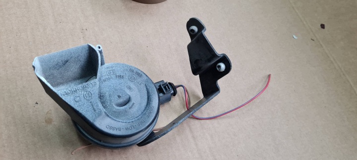 A5 8T LIFT S5 KLAKSON SYGNAL rechts vorne Connector Contact Halter 8T0951221 A4 B8 S4