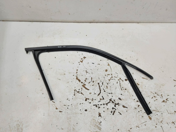 Mercedes EQB 250+ X243, w247 2025r Dichtsatz Fenster Tür rechts vorne