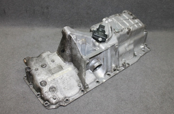 BMW F10 F11 F01 F02 M550DX N57D30C 381KM - sump oil X-DRIVE 8517626
