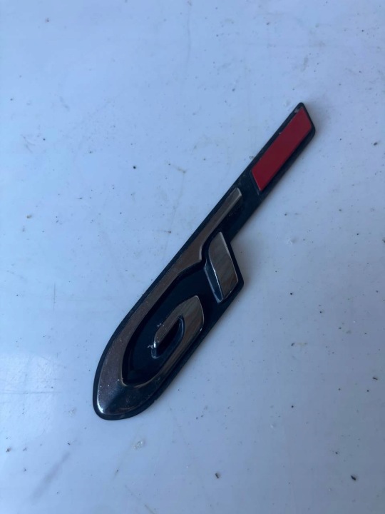 logo EMBLEMAT of a fender front left PEUGEOT 308 T9 GT GTI