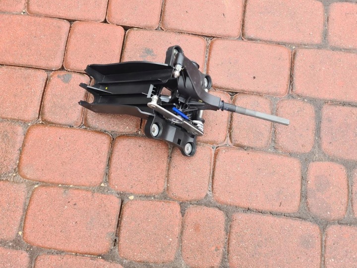 Schalthebel Schalt getriebe EU Opel Meriva B 55596752