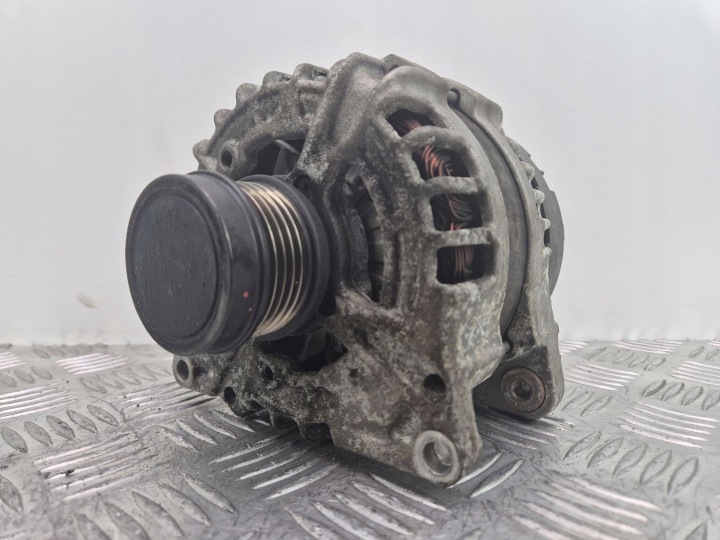 Mercedes GLA180 W156 X156 alternator A0009061903